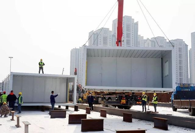 從雷神山、火神山醫(yī)院建設(shè)看未來醫(yī)用住人集裝箱房發(fā)展趨勢(shì)